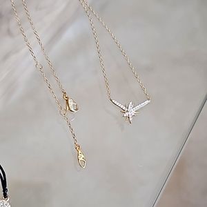 Starburst CZ Pendant Necklace 17.5" adjustable